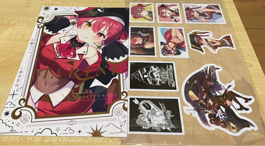 宝鐘マリン 活動一周年 イラスト本＋ステッカー - メルカリ