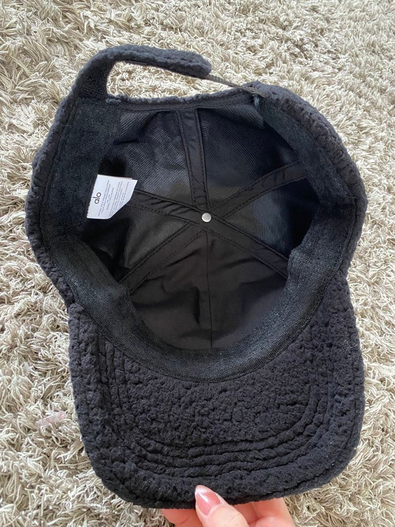 新品・未使用】Alo yoga アロ ボアキャップ - メルカリ