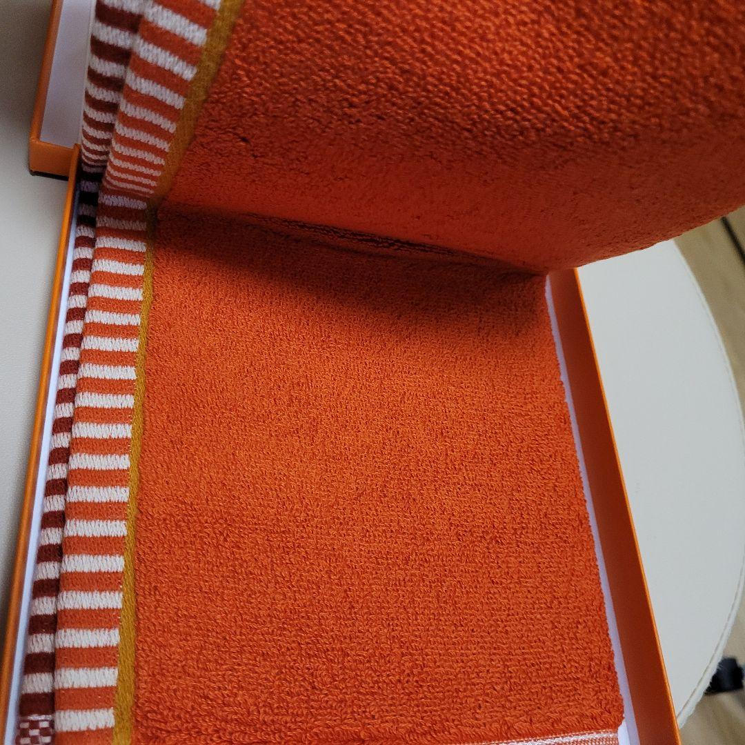 【新品未使用タグ付き】エルメス カレ・タオル 《ヴィス・ヴェルサ》