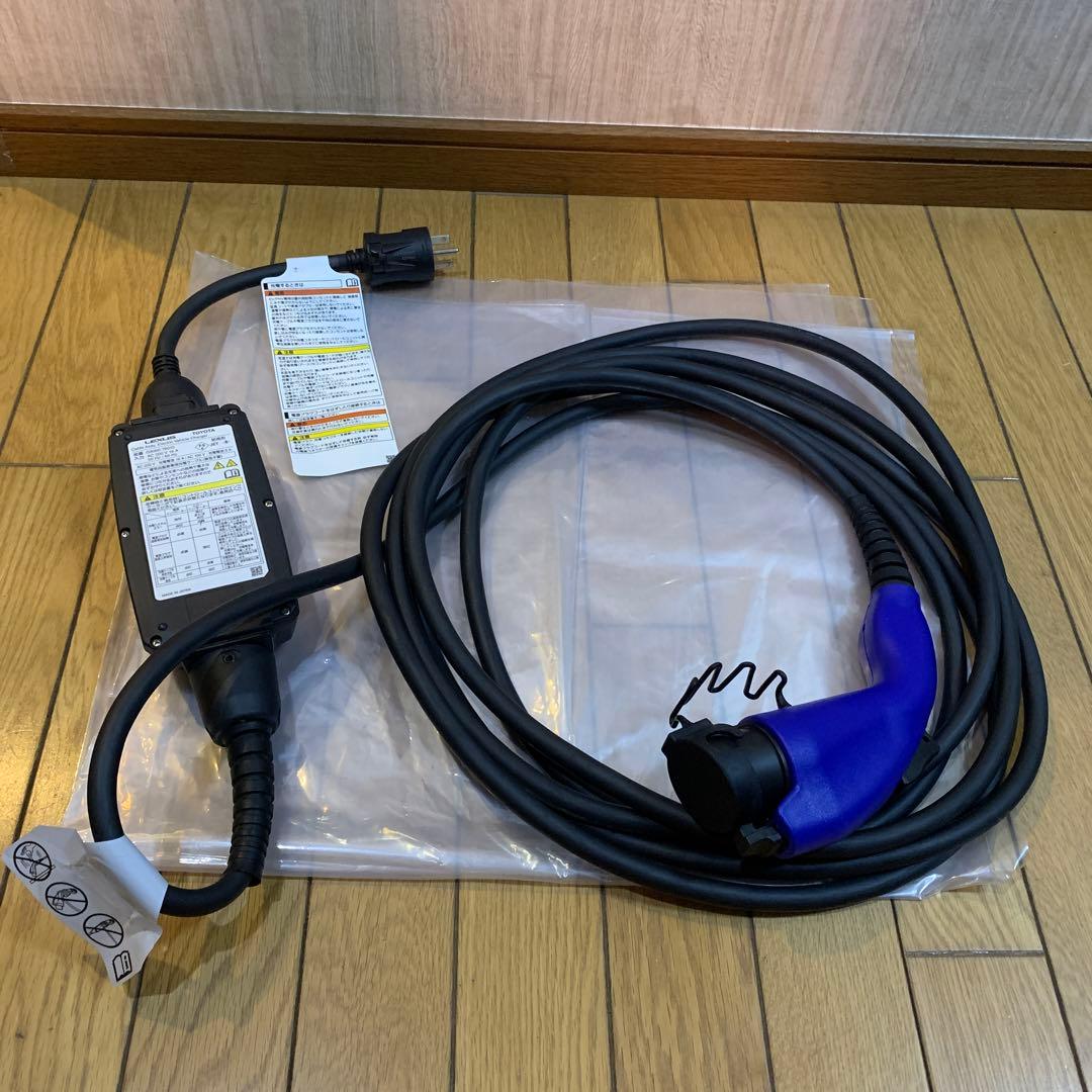 レクサス純正 PHV充電ケーブル G9060-76010 - メルカリ