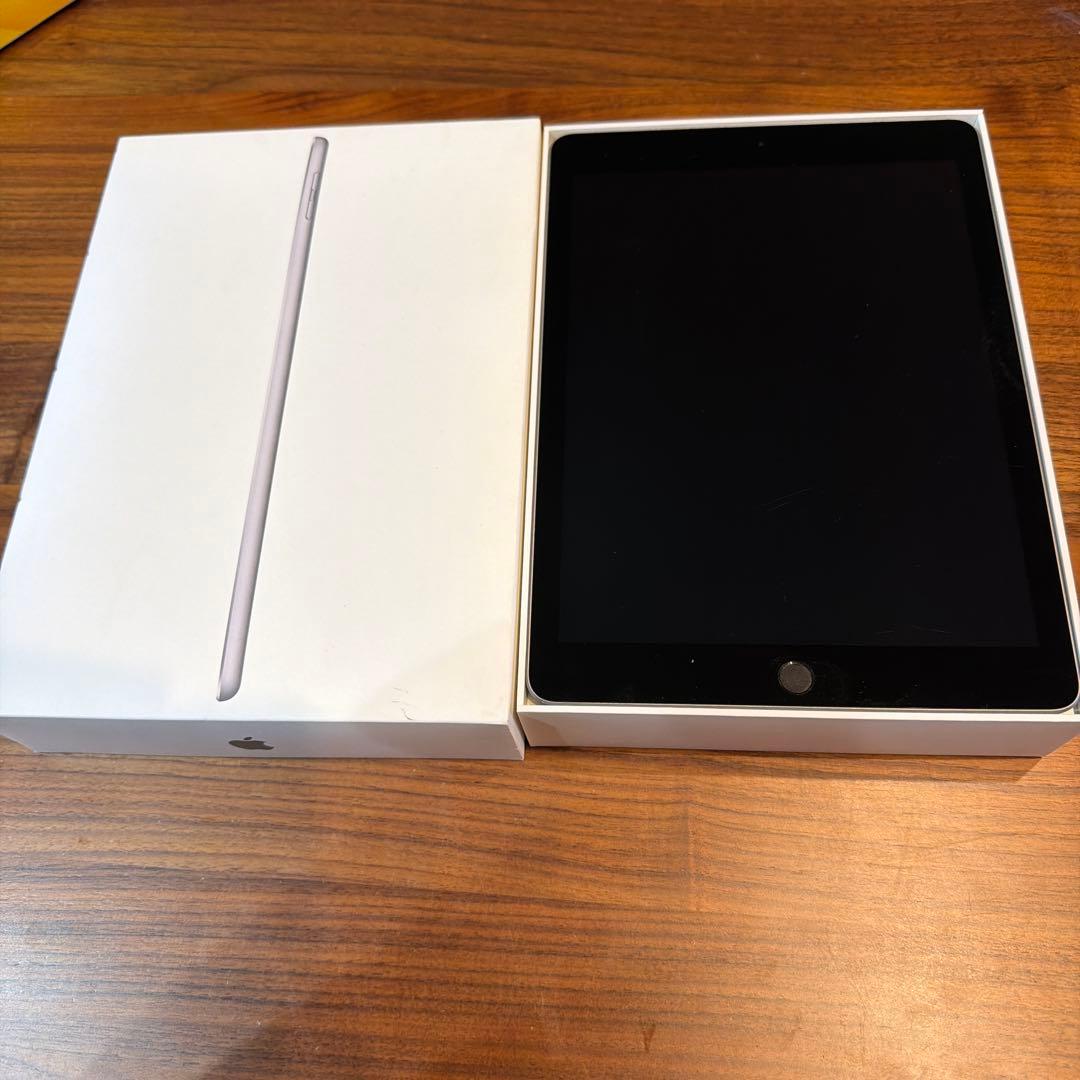 iPad 第6世代 128GB SIMフリー　箱付き Amazon.co.jp: 【整備済み品】 Apple iPad (第6世代) Wi-Fi +