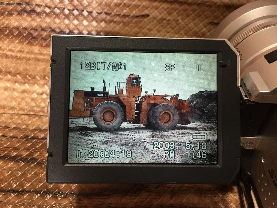 撮影再生ダビングOK　Victor　GR-DV2000　付属品あり　液晶大画面