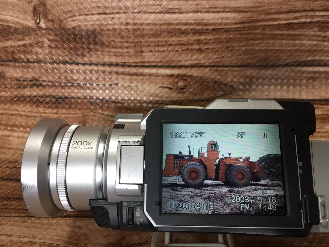 撮影再生ダビングOK　Victor　GR-DV2000　付属品あり　液晶大画面