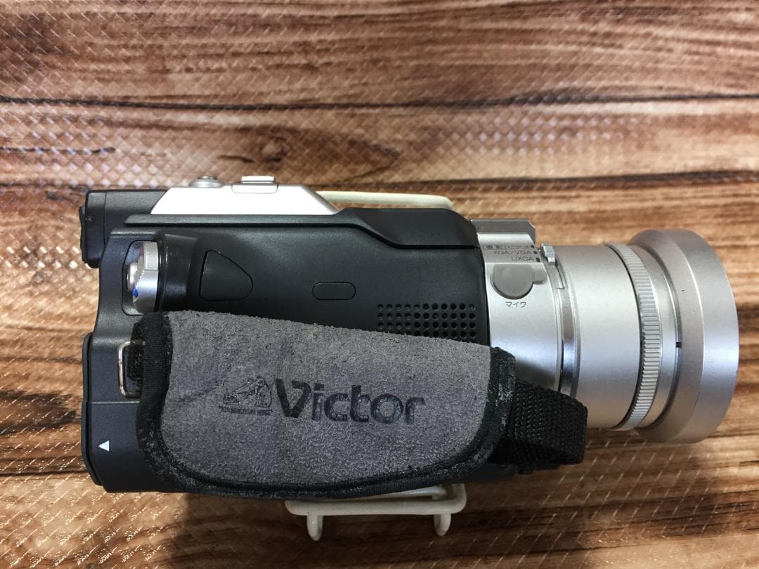 撮影再生ダビングOK　Victor　GR-DV2000　付属品あり　液晶大画面