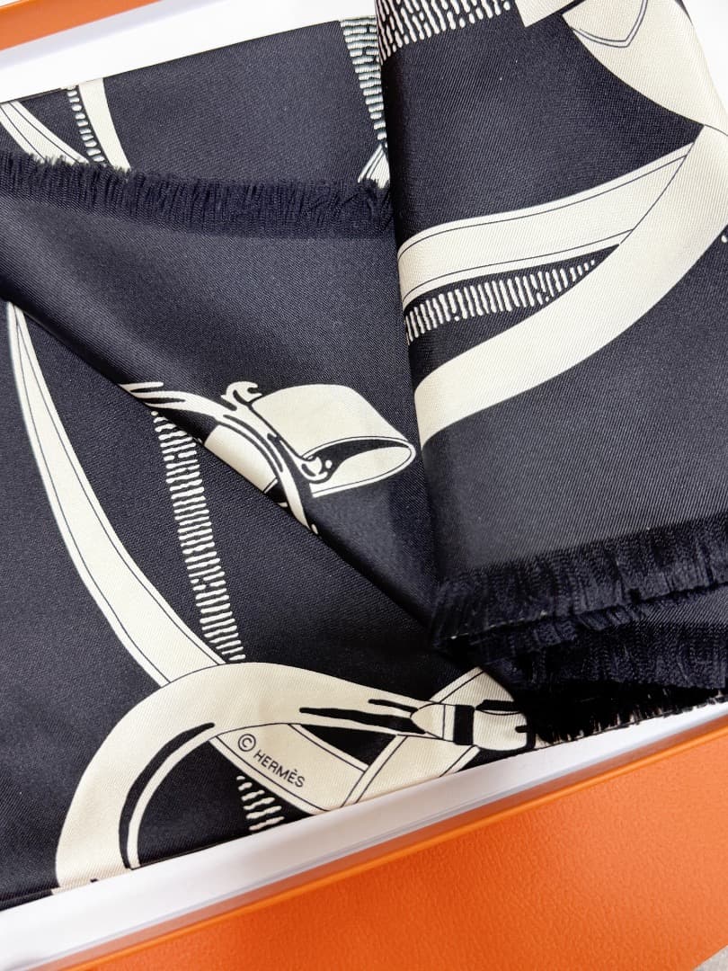 新作品　エルメス　HERMES カレH 80 《グラン・マネージュ》