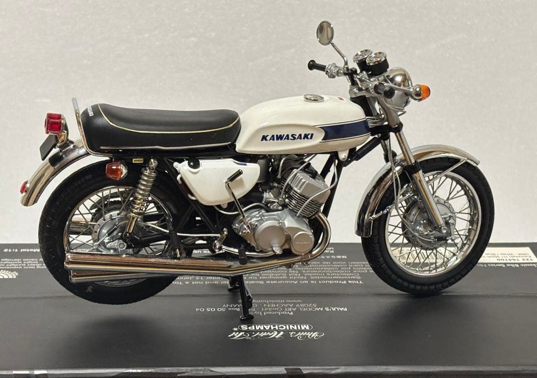 ミニチャンプス　1/12 Kawasaki H1 Mach III 青/白
