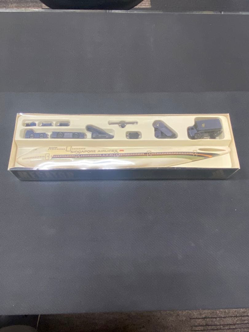 シンガポール　SINGAPORE AIRLINES MEGATOP ファイル:Singapore Airlines - Boeing 747-400 - 9V-SPK - Tropical