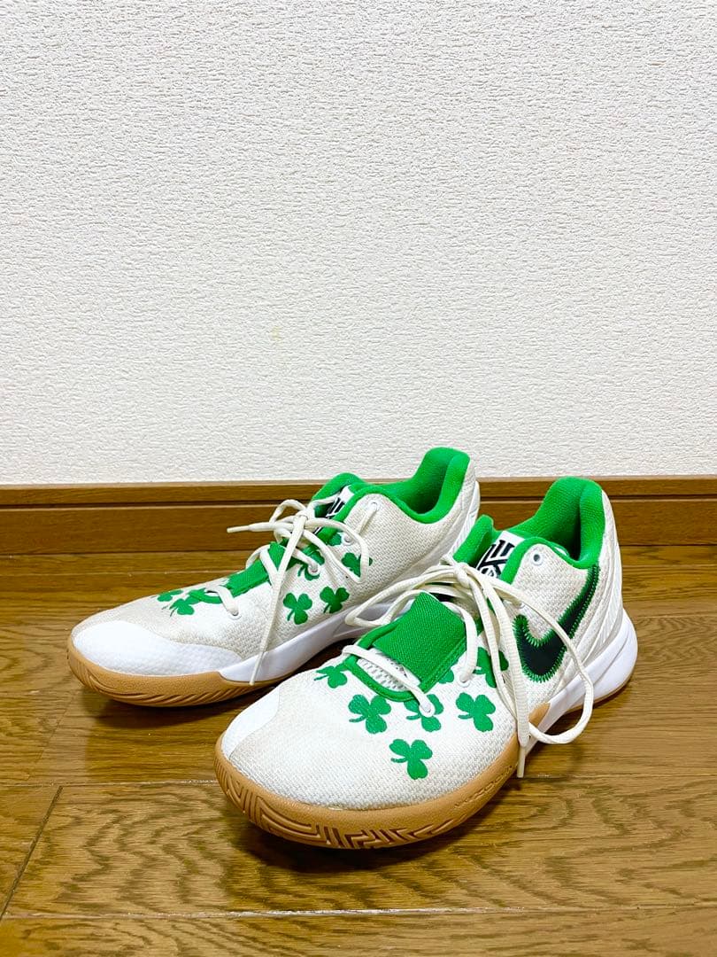 【レア】NIKE KYRIE ナイキ カイリー フライトラップセルティックス 楽天市場】ナイキ カイリー フライトラップ（靴サイズ（cm）28.0