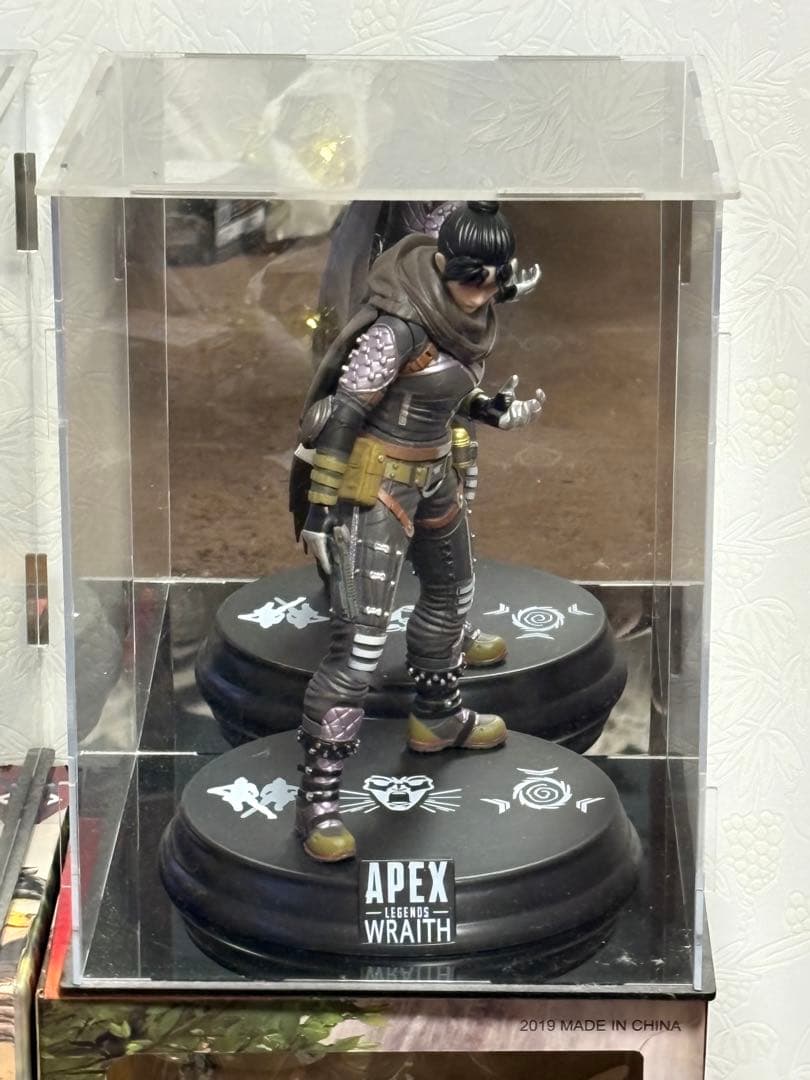 Apex Legendsフィギュア　 レイス ・ブラッドハウンド【箱・ケース付】