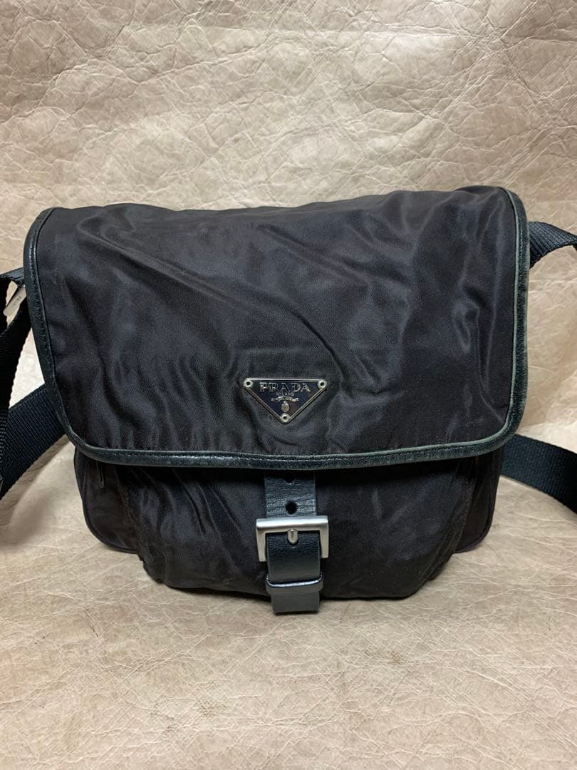 PRADA ナイロン　ショルダーバッグ　ブラウンカラー PRADA プラダ ショルダーバッグ ナイロン ブラウン ユニセックス 中古