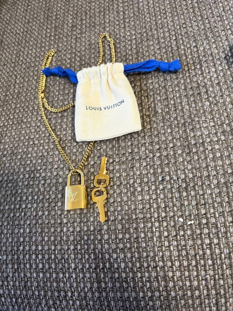 極美品ルイヴィトン パドロック カデナ ネックレス チェーン付き
