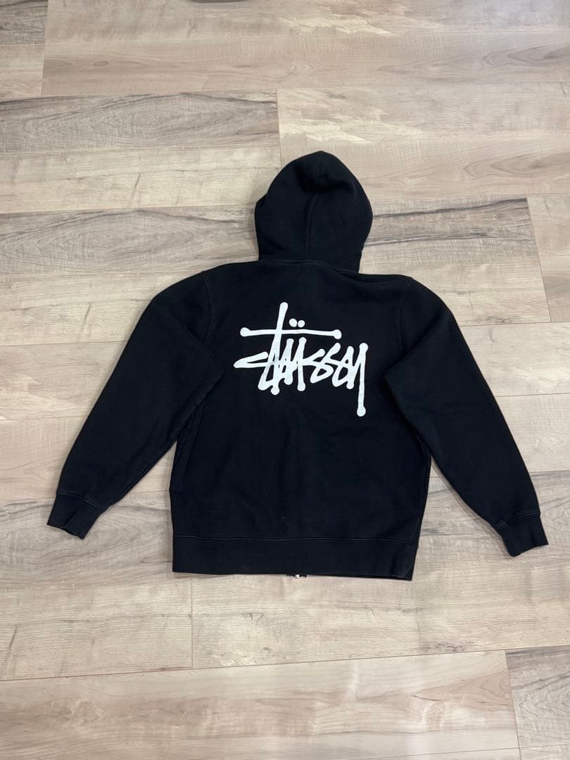 Stussy ブラック ジップアップパーカー S - メルカリ