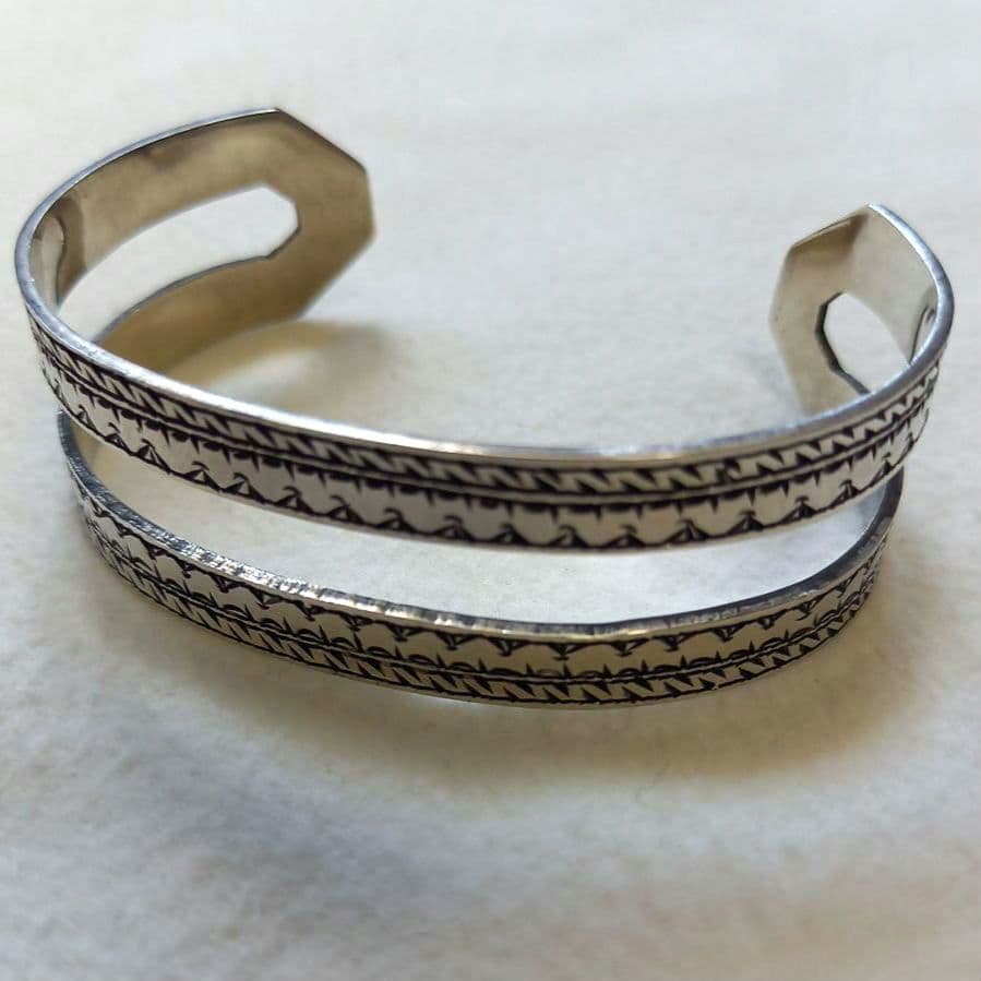 Adawat'n Tuareg UNITED AROWWS 別注 バングル 別注】＜Adawat'n Tuareg＞BOTAM バングル（ブレスレット）｜Adawat'n