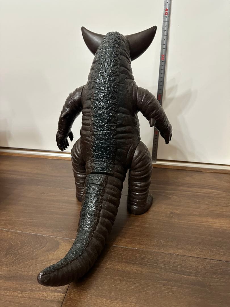 円谷プロ　バンダイJAPAN ゴモラ 全長36センチ②