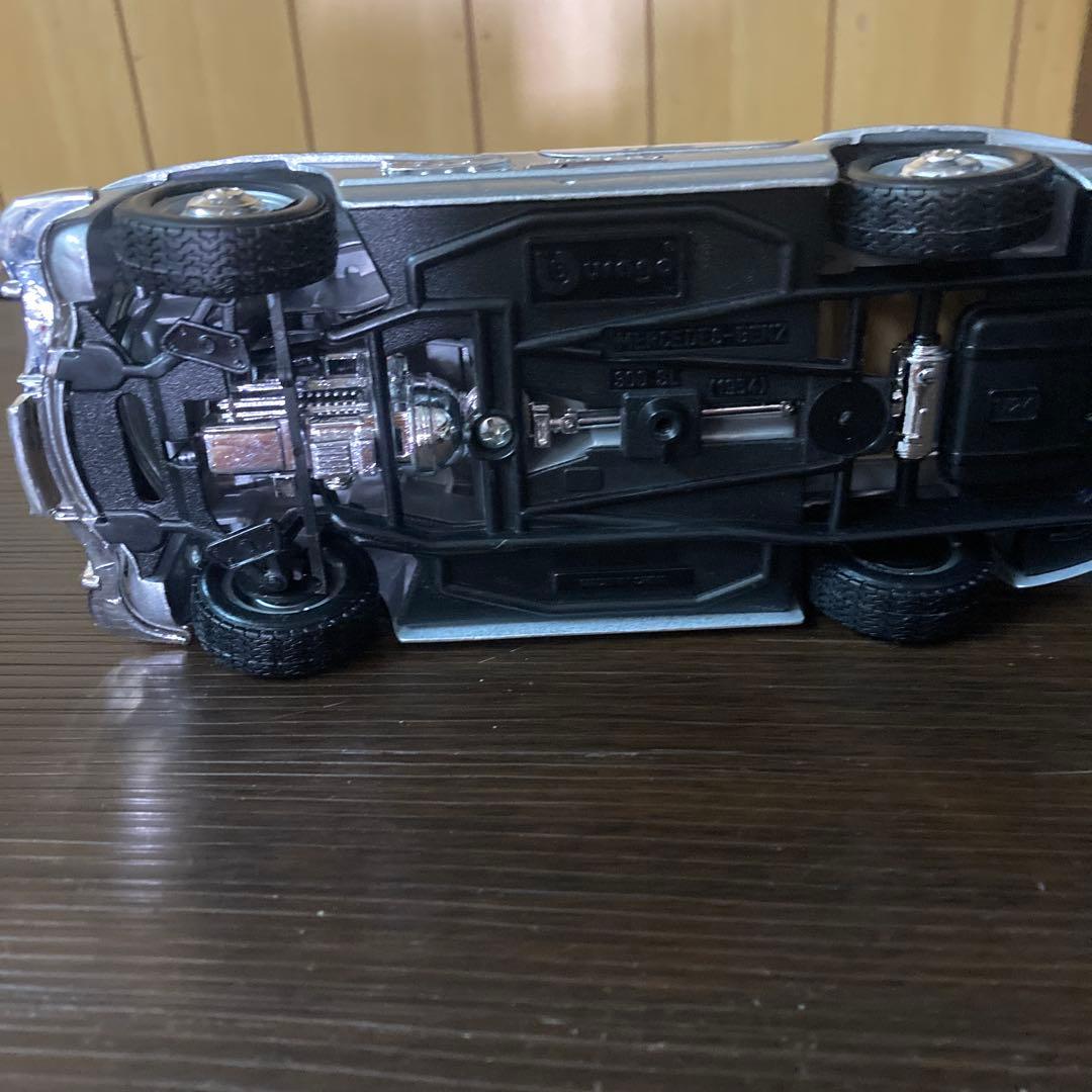 メルセデス・ベンツ 300SL 1/18 スケールモデル