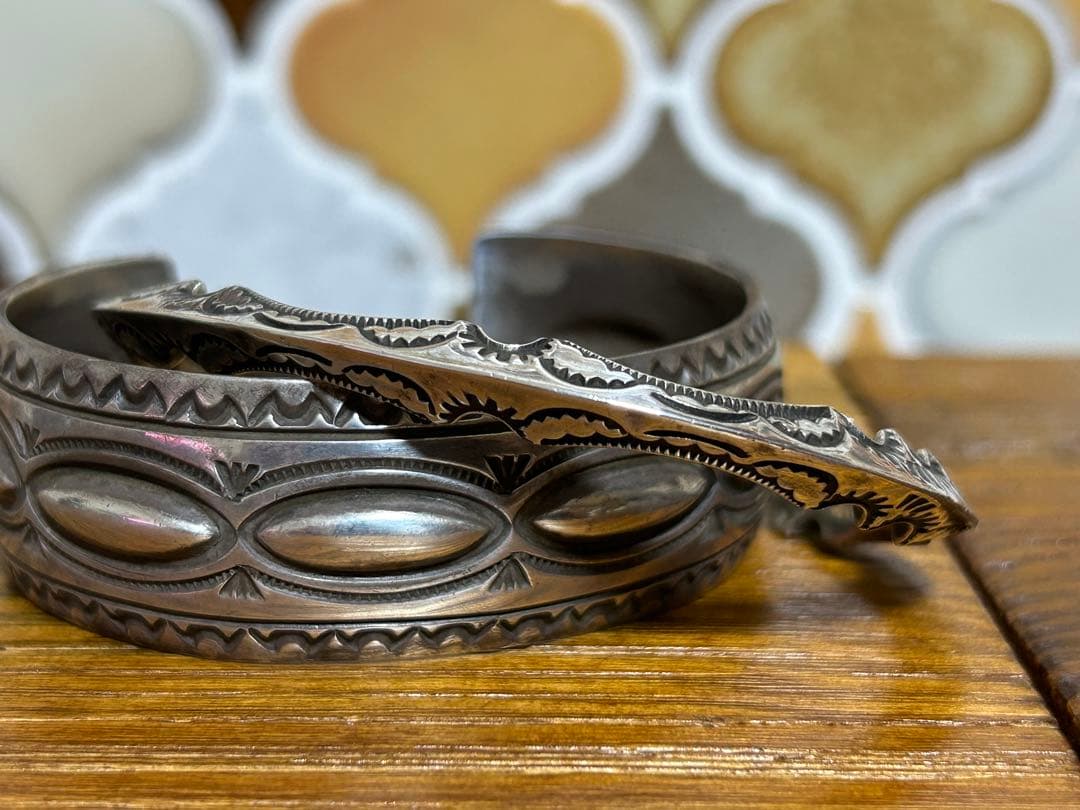 極美品 RAY ADAKAIレイアダカイ ナバホ族 トライアングルバングル