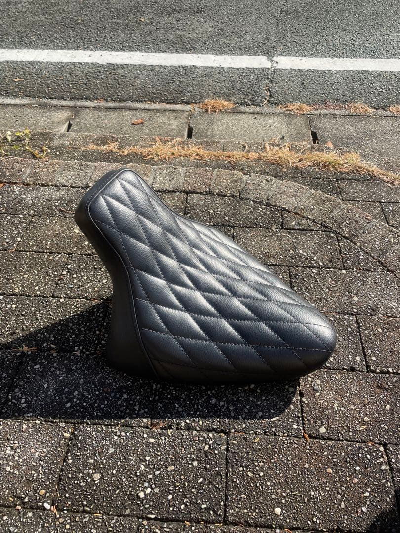 フラットフェンダー用ソロシート&ピリオンシート ダイヤ柄 ドラッグ