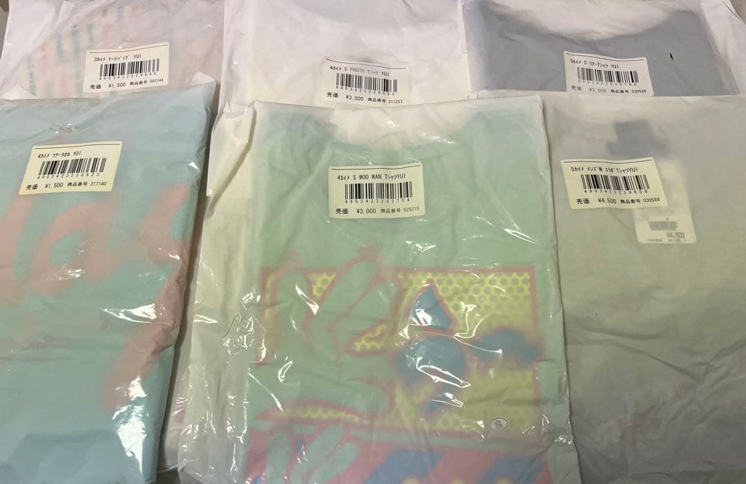 アーティスト　YUI 2nd 〜 4th Tour グッズ　大量処分！ 34点