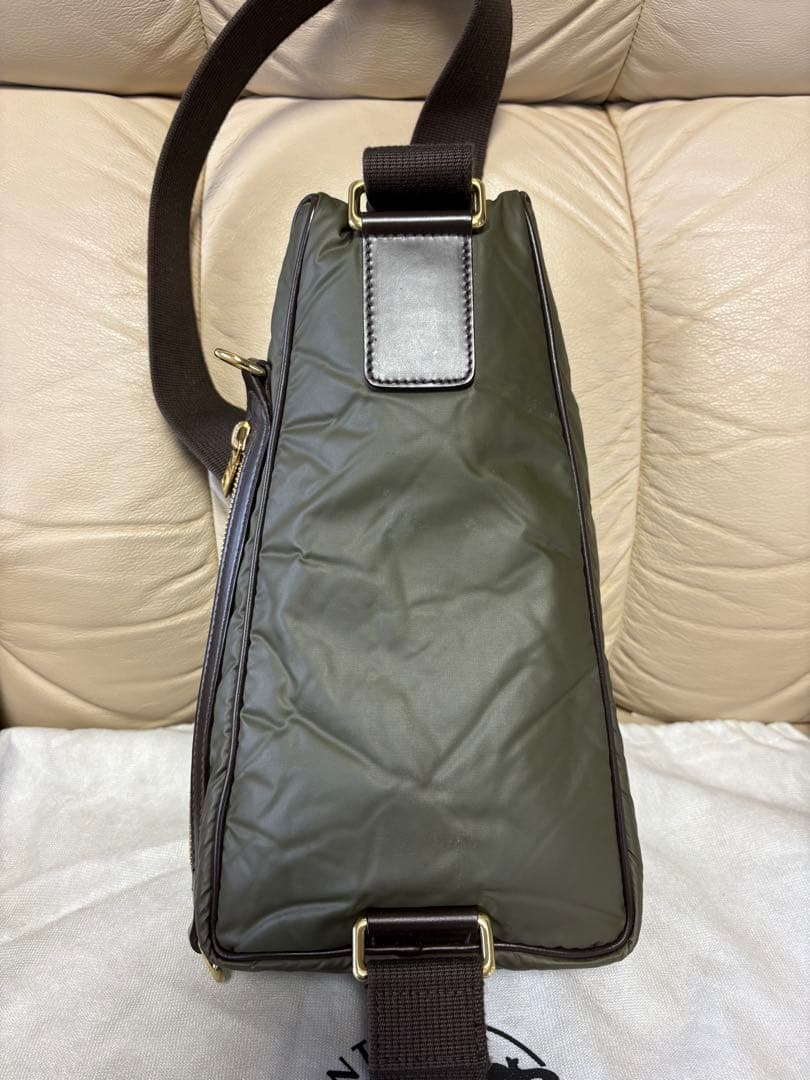 ハンティングワールド ボディバッグ バチューレザー モスグリーン 美品