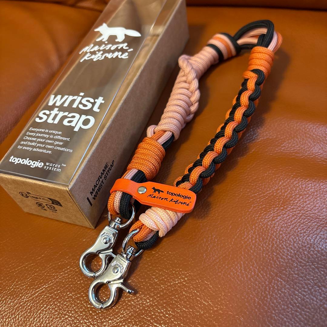 topologie✖️maison kitsune リストストラップ - メルカリ