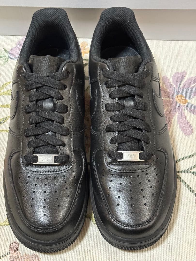 新同品 ナイキエアフォース1 ‘07 黒 25.5cm CW2288-001