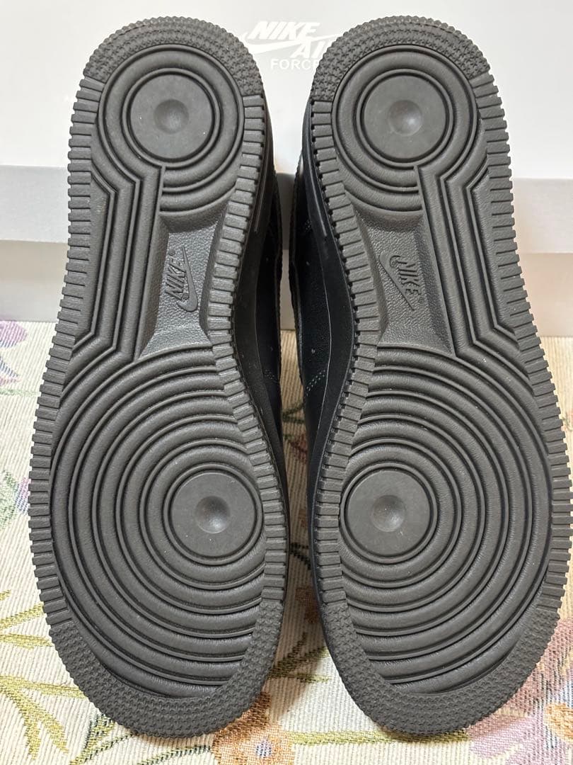 新同品 ナイキエアフォース1 ‘07 黒 25.5cm CW2288-001