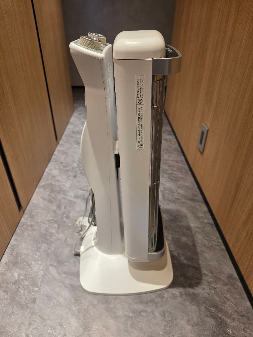 アラジン CAH-2G10D-W(ホワイト) 遠赤外線グラファイトヒーター - メルカリ