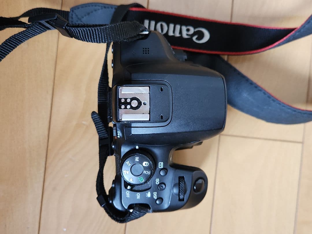 Canon kiss x10i(故障あり) バッテリー 充電器 ストラップ