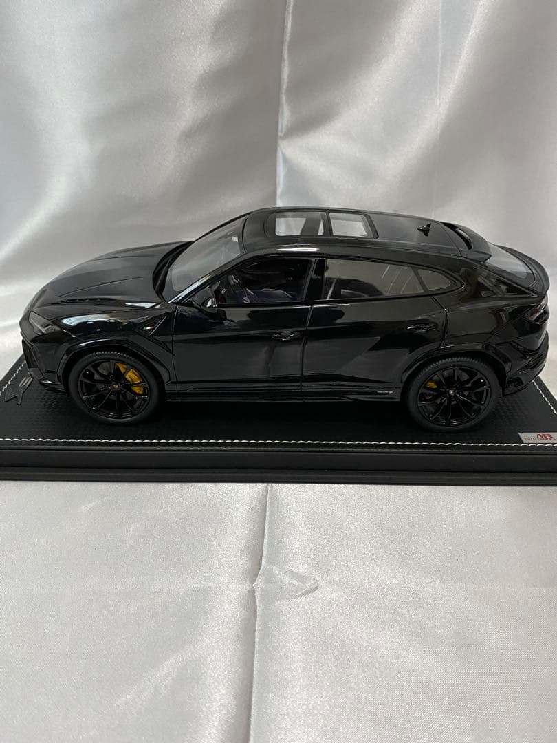 MR 1/18 ランボルギーニ ウルス One Off