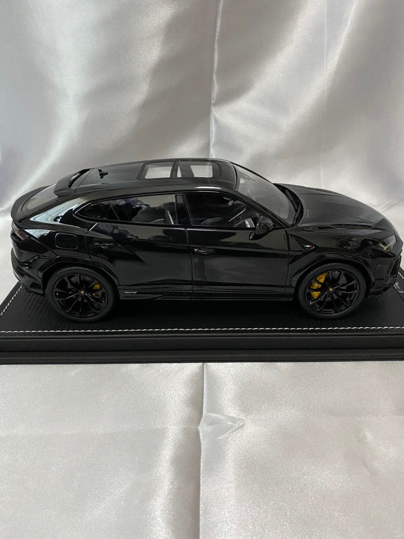 MR 1/18 ランボルギーニ ウルス One Off
