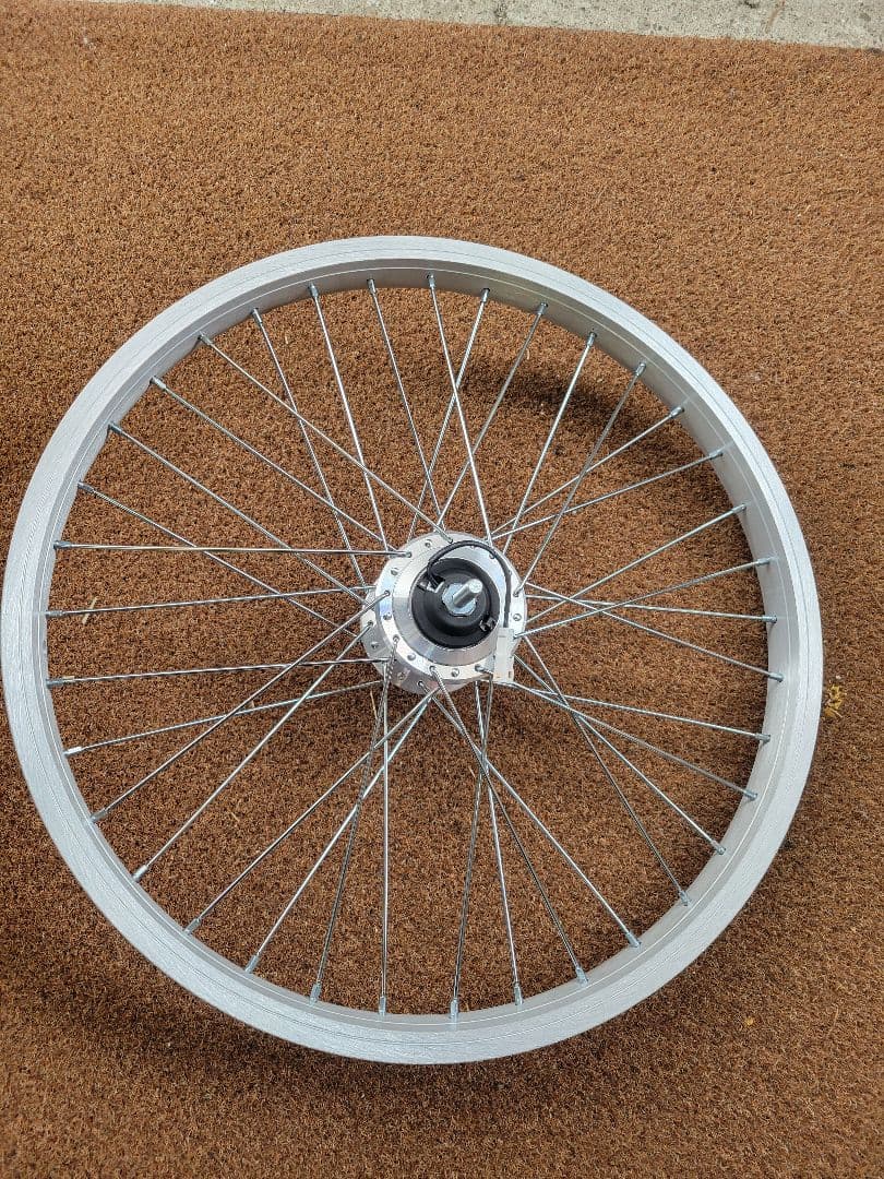 ギュット　前輪　20インチ　スピードセンサーハブ ギュット 前輪 20インチ スピードセンサーハブ - メルカリ