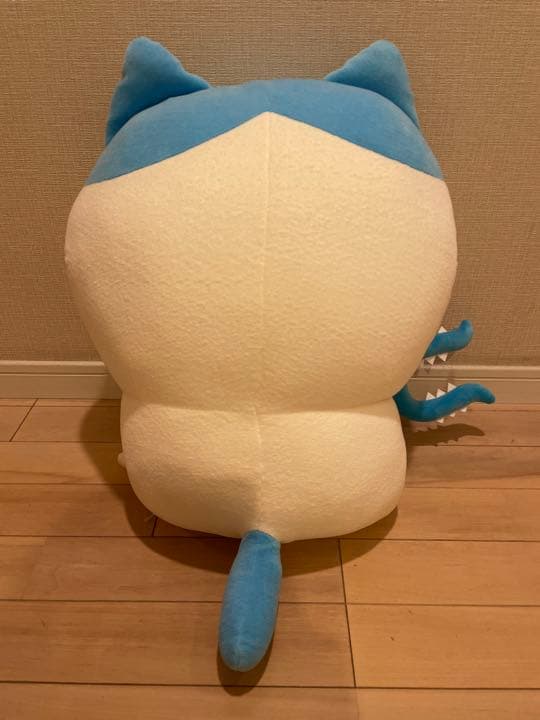 【希少】討伐棒をもった特大ぬいぐるみ　ハチワレ