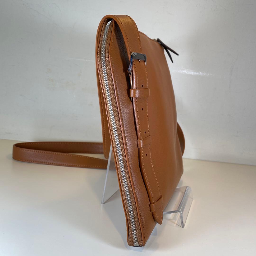 未使用】カミーユフォルネ 紳士用 レザーショルダーバッグ キャメル