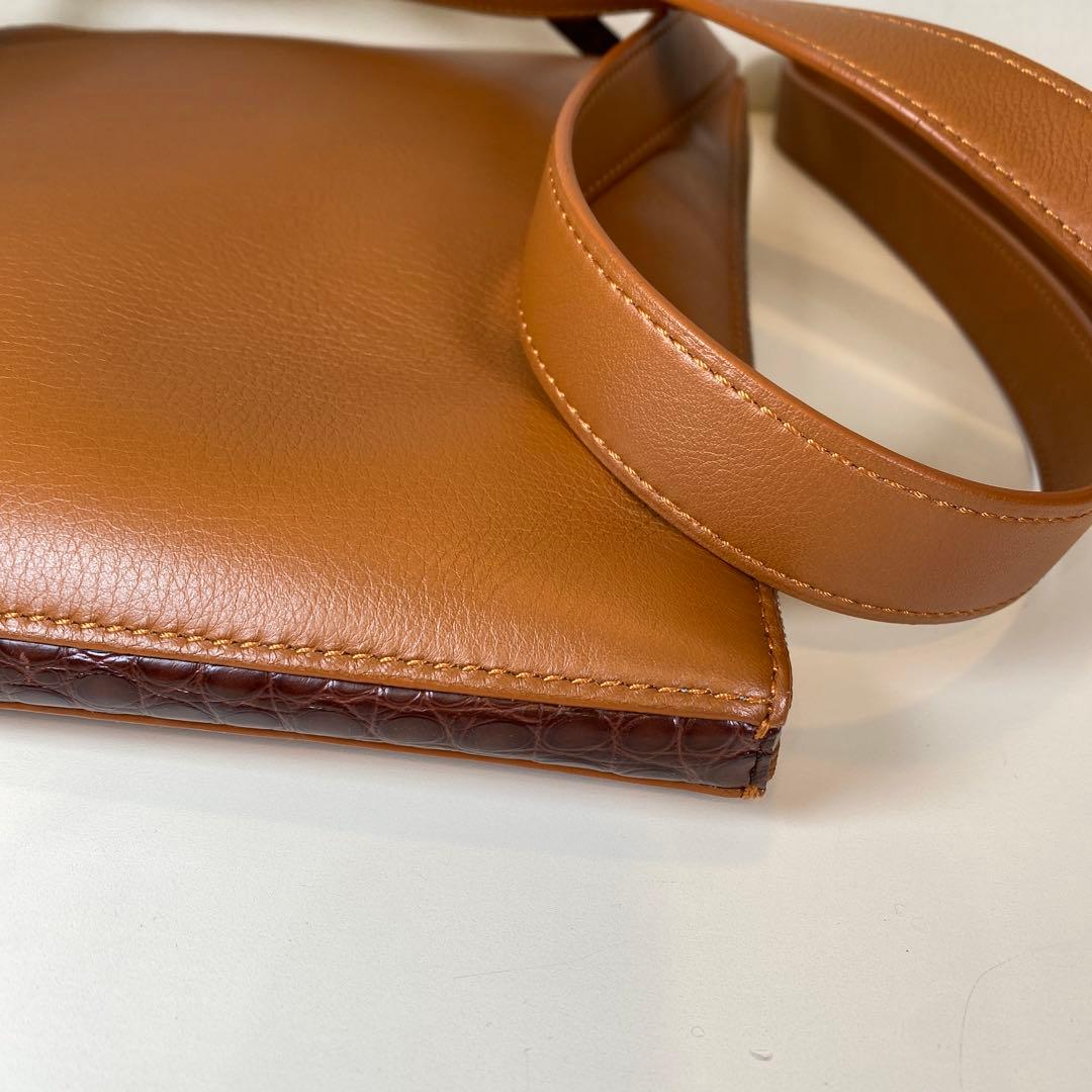 未使用】カミーユフォルネ 紳士用 レザーショルダーバッグ キャメル