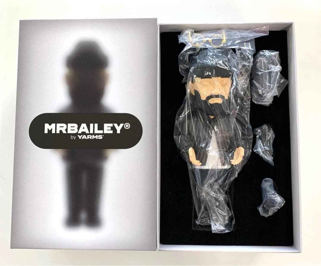 Mr.ベイリー by YARMSスタジオ 10インチ ビニールアートスタチュー