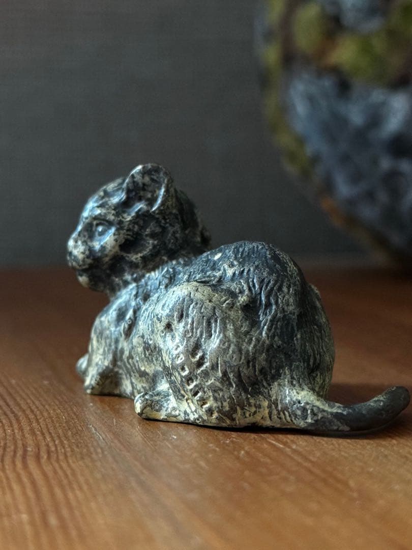 ヴィエナブロンズ 「ゆったり眺める猫」 - メルカリ