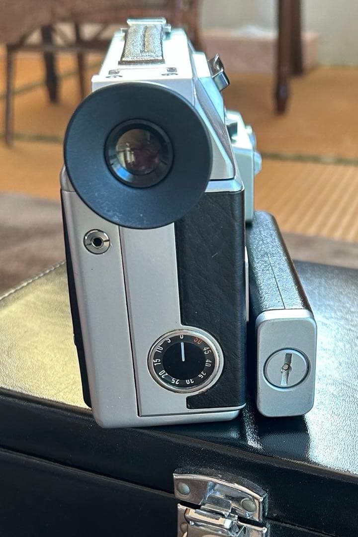 ケース付Canon Auto Zoom 814 8mmフィルムカメラ ビンテージ - メルカリ