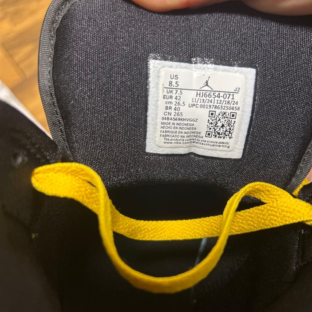 靴 26.5cm NIKE AIR JORDAN1 MID SE New Love