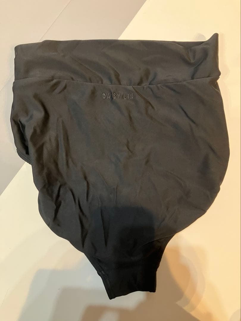 アップルさま　デイジーリン　水着