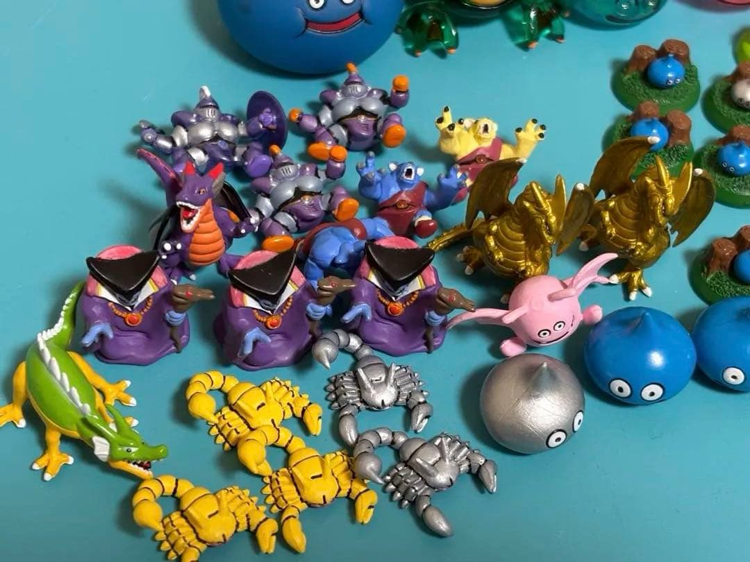 【週末限定値下げ】ドラクエ　スライム他　ミニフィギュア　77個まとめ売り