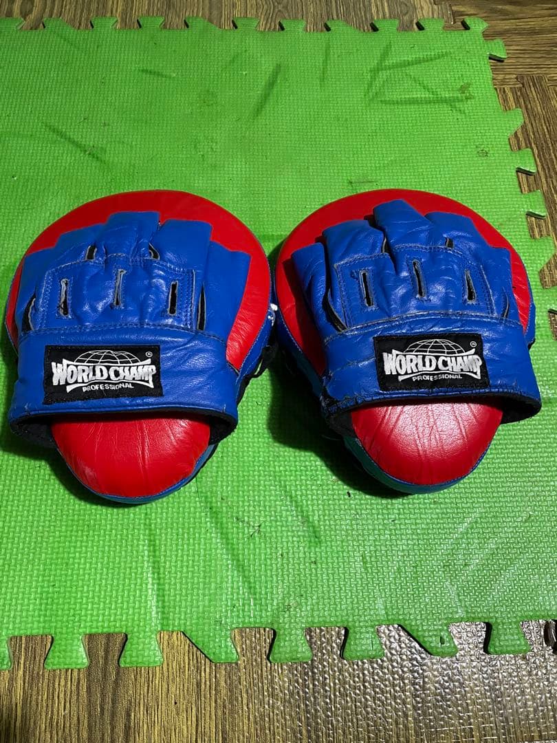 最終価格　希少旧ウイニングそっくり明倫本革パンチングミット、ワールドチャンプ本革