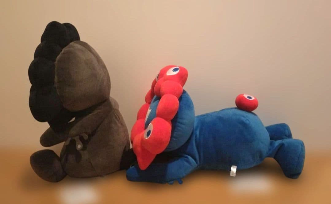 ミャクミャク　黒ミャクミャク　這い　お手玉風　Lサイズぬいぐるみセット