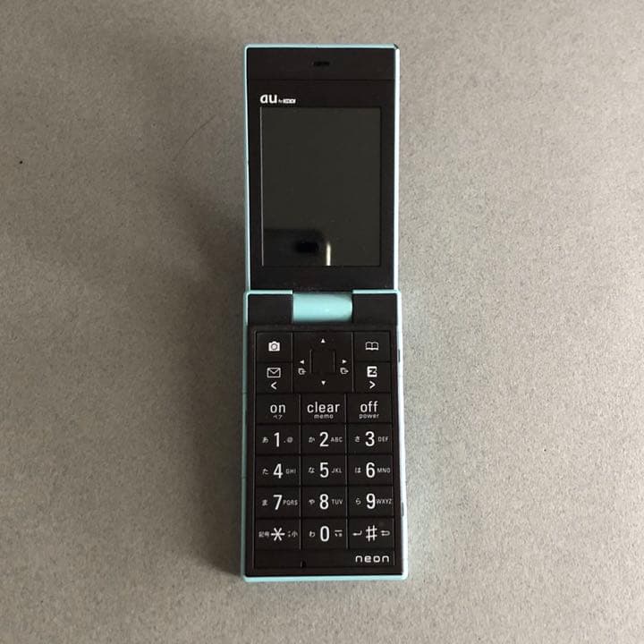 au neon ガラケー - メルカリ