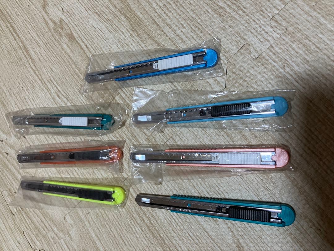 オルファ　小刃ショート　非売品 オルファ（OLFA） 携帯刃折器 ポケットポキ大・小刃用 187B｜【ハンズ