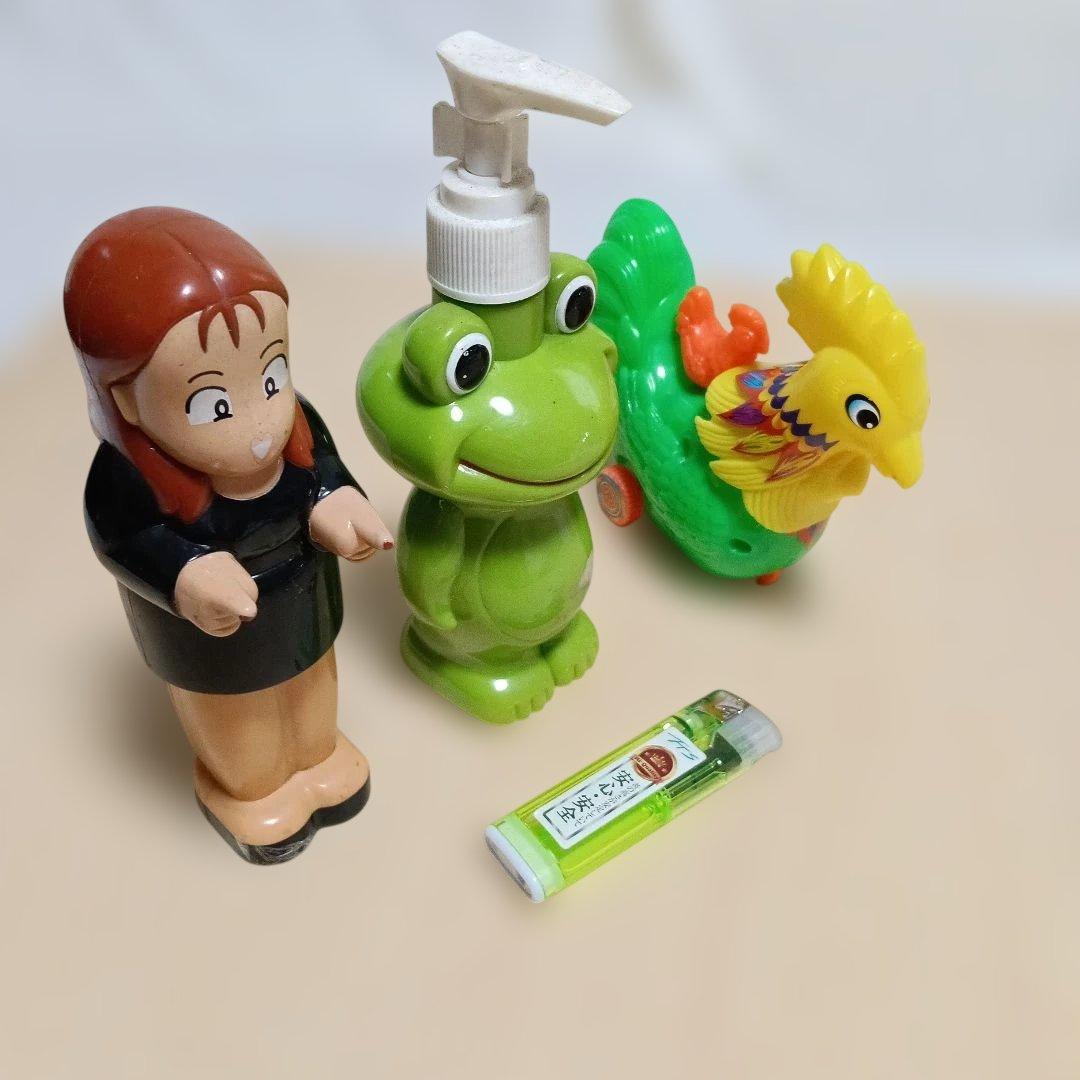 190..カエルと女の子と鳥のキャラクター.