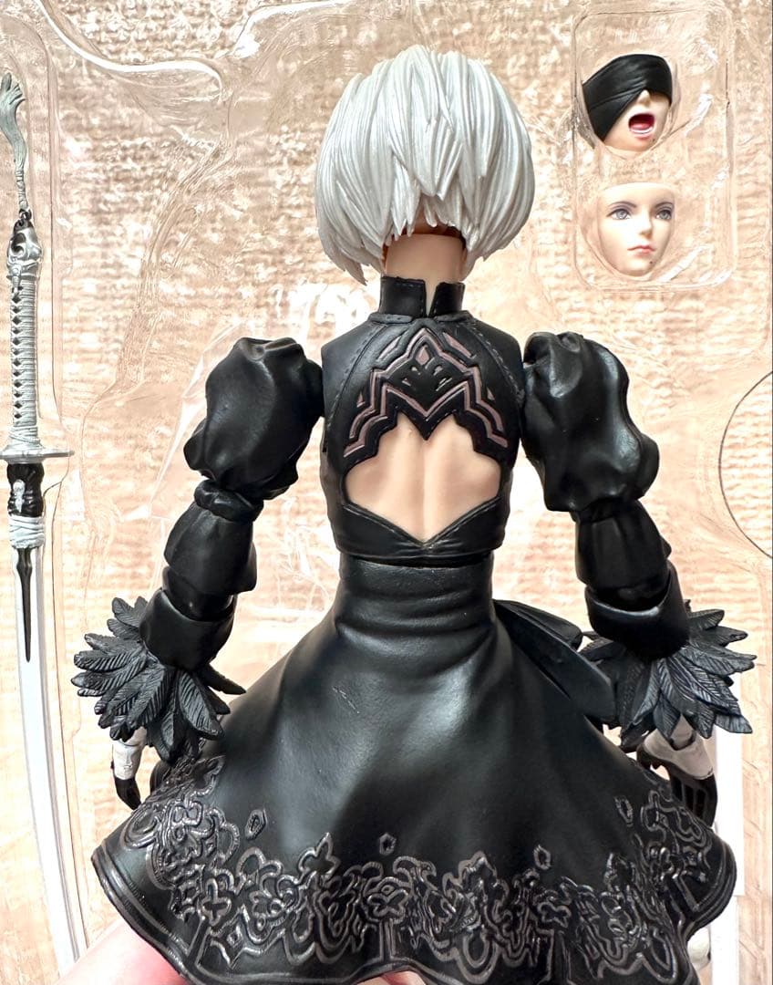 ＜ヨルハ 二号 DX版＞ニーア オートマタ PLAY ARTS改 【オマケ付き】