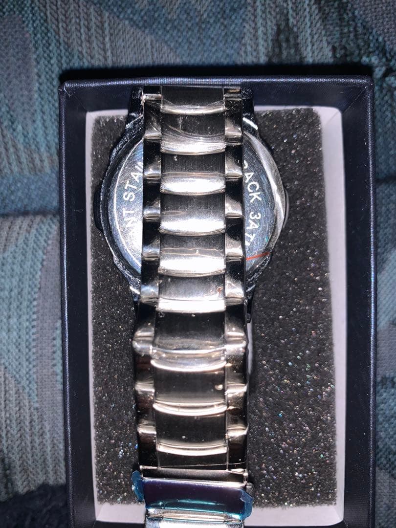 海外限定の腕時計型麻酔銃