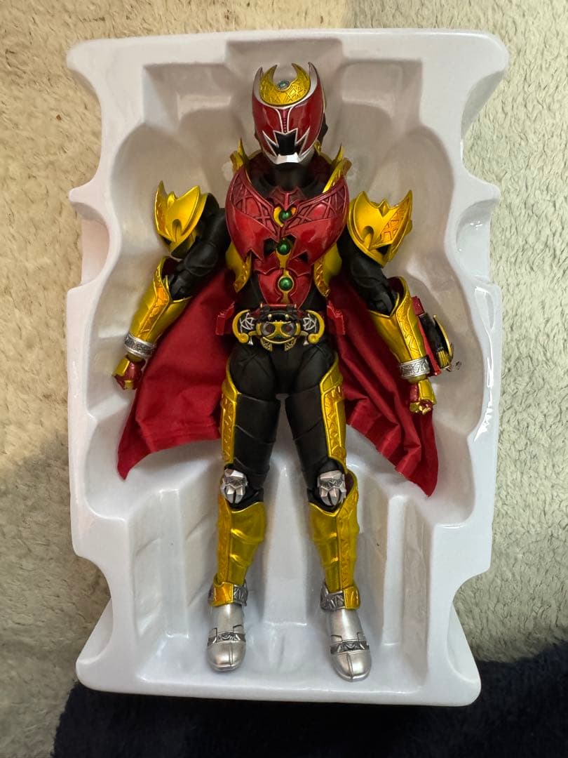 真骨彫　仮面ライダーキバ　エンペラーフォーム