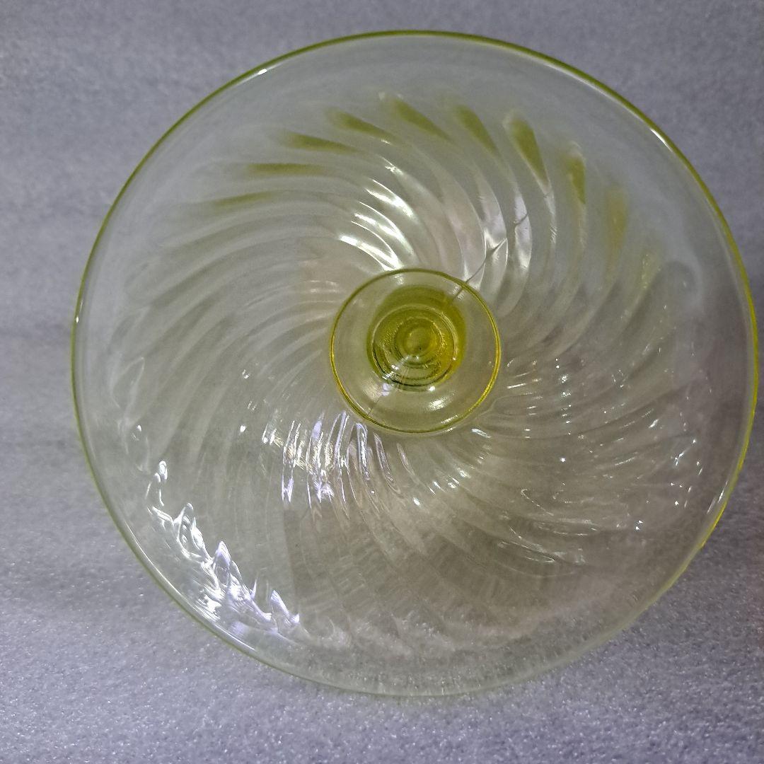 ウランガラス USA 極上カナリアンイエロー 菊型ひねり切子 デザ