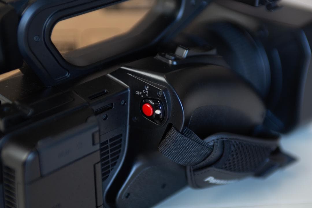 Panasonic HC-X20-K 業務用ビデオカメラ 通電時間38h - メルカリ